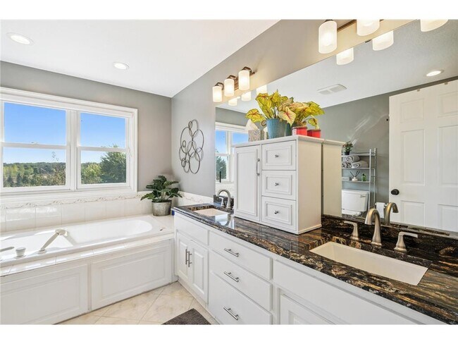 Building Photo - 9520 Scott St