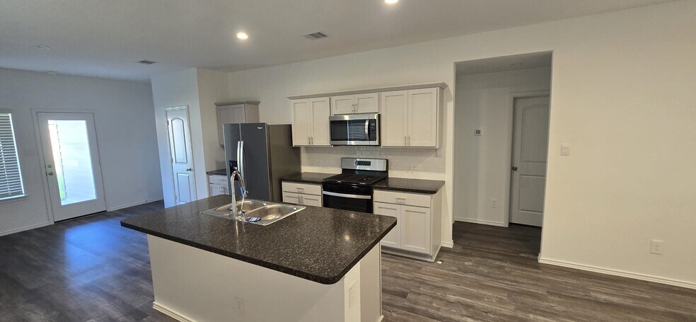 Building Photo - 24330 Saddlestone Green Dr