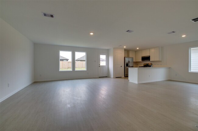 Building Photo - 21611 Willow River Canyon Ln