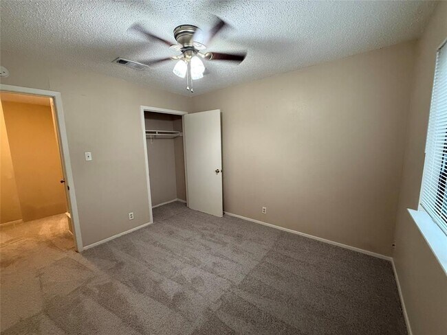 Building Photo - 812 Ramble Ln
