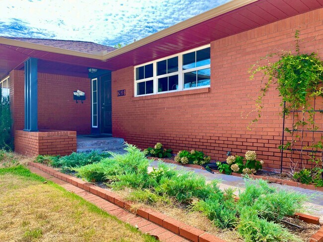 Building Photo - 2618 NW 66th St