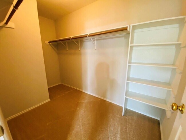 Building Photo - 207 Golden Gate Dr