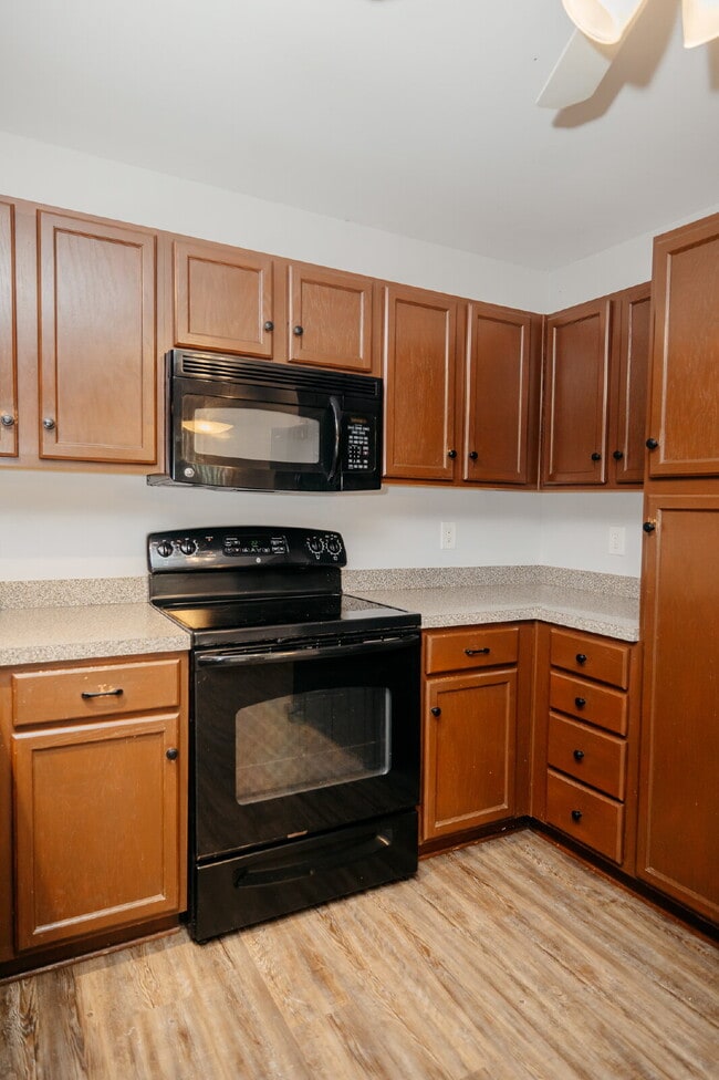Building Photo - Charming 3-Bedroom Goose Creek Home with Attached Garage