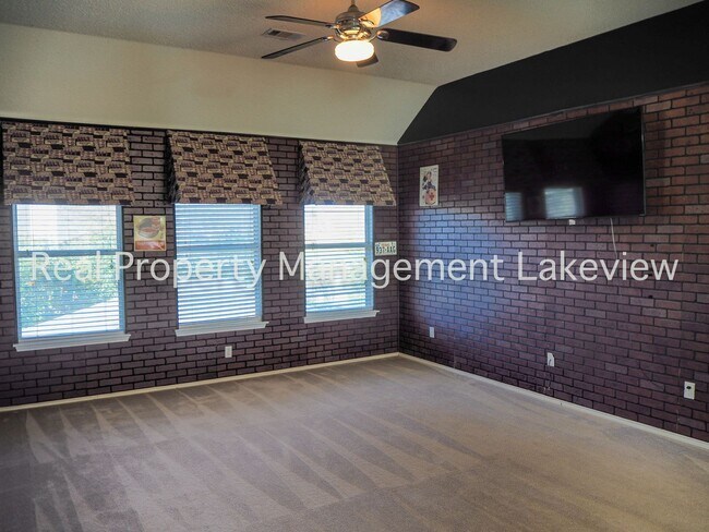 Building Photo - 7500 Waterside Pl