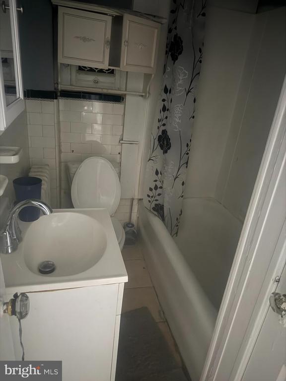 Building Photo - 6458 W Chester Park