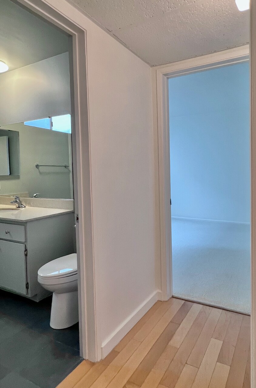 Building Photo - 11639 Chenault St