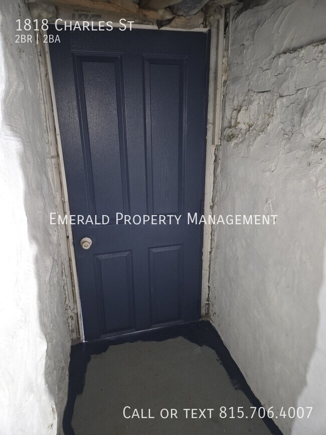 Building Photo - 1818 Charles St