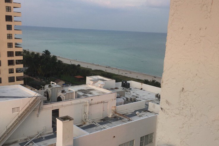 Primary Photo - 2457 Collins Ave
