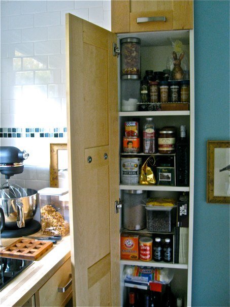 Kitchen cabinet - 2948 Albemarle St NW