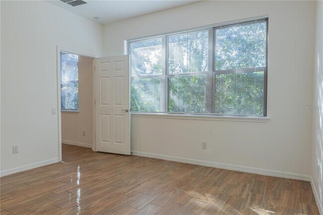 Building Photo - 519 Cadiz Dr