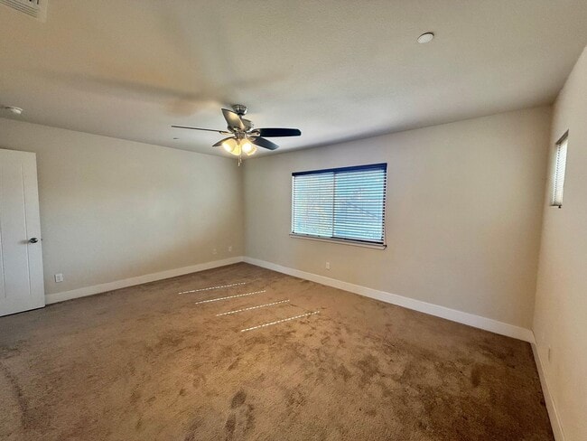 Building Photo - Hollister-Beautifully Updated 4BD/3BA Home with Garden Backyard in Prime Hollister Location