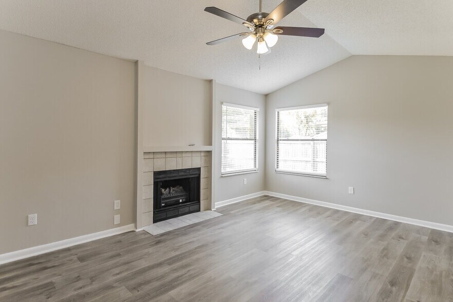 Building Photo - 11426 Lumberjack Cir W