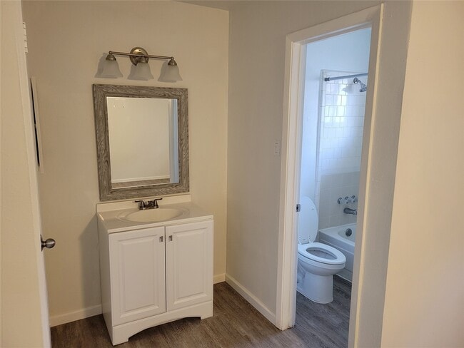 Building Photo - 3527 Almondwood Dr