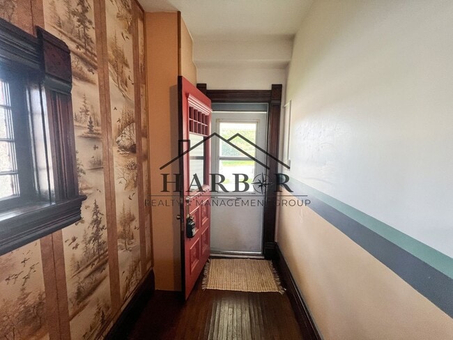 Building Photo - 527 Boone St