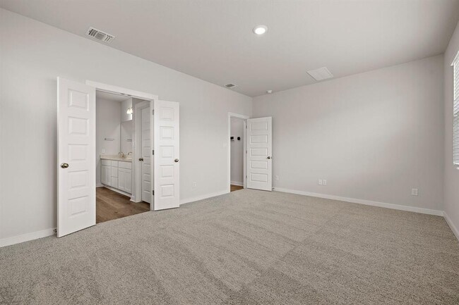 Building Photo - 2415 Ekvall Dr