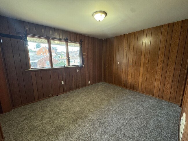 Building Photo - 1007 Wool St