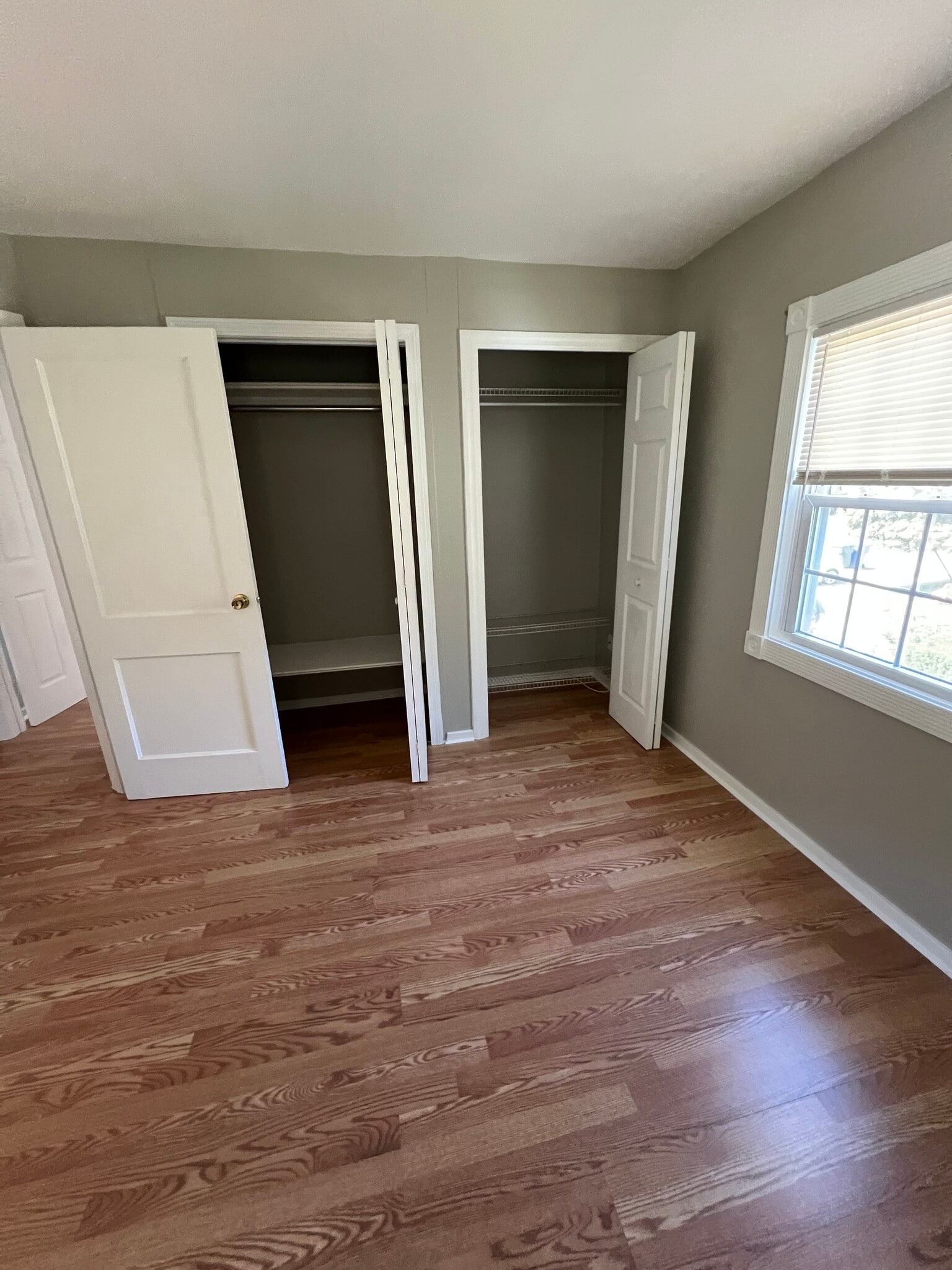 Master Bedroom with 2 closets - 78 Walnut Rd