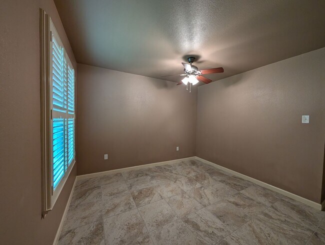 Building Photo - 2/2 Condo on Lake McQueeny / Waterfront Co...
