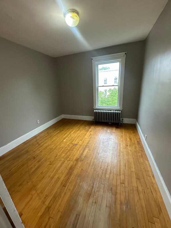 Primary Photo - 213 Pine St