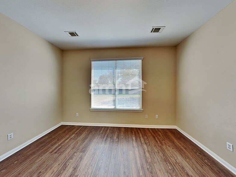 Building Photo - 2526 Deer Forest Dr