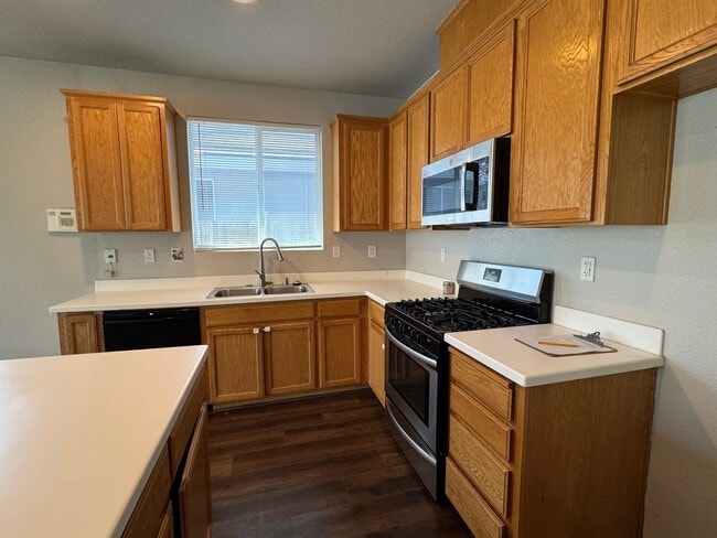 Building Photo - COMING SOON! Four Bed, Two Bath Home Close to Hwy 99 and Stockton Airport