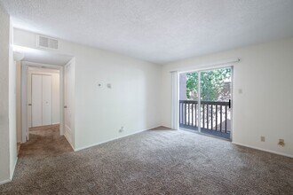 Building Photo - Cozy One-Bedroom at The Reserve