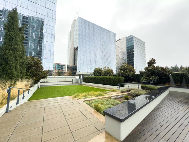 Building Photo - 1bd/1.5ba Bellevue Condo