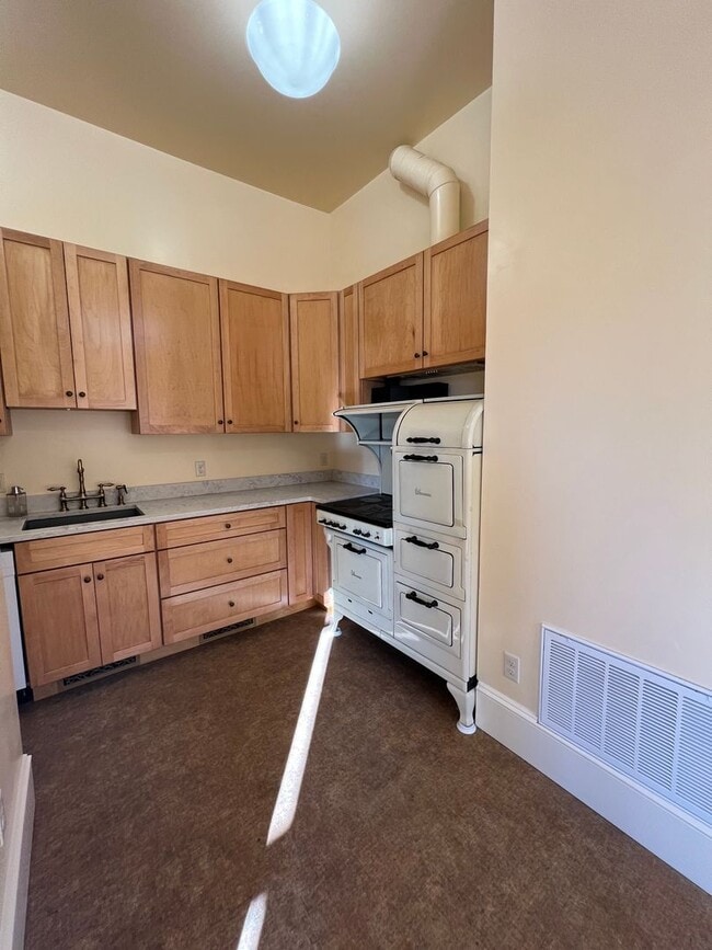 Building Photo - 110 Richardson