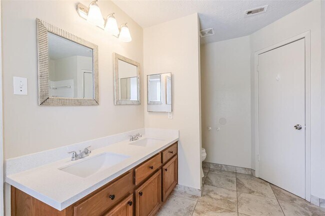 Building Photo - 20223 Regents Corner Ln