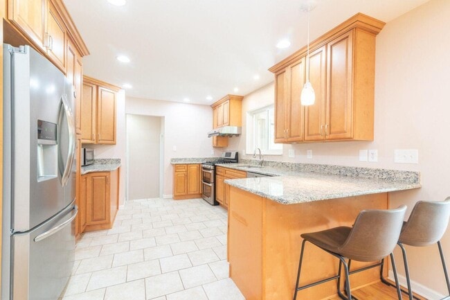 Building Photo - 3672 Middlebury Ln