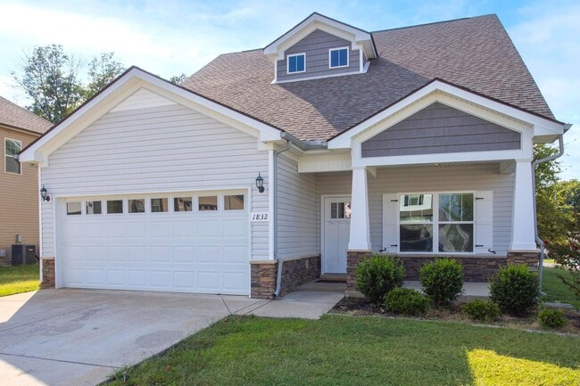 Building Photo - 1832 Charismatic Pl