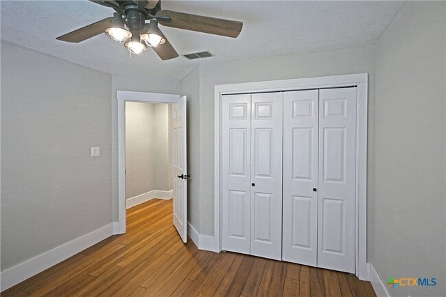 Building Photo - 953 River Bank