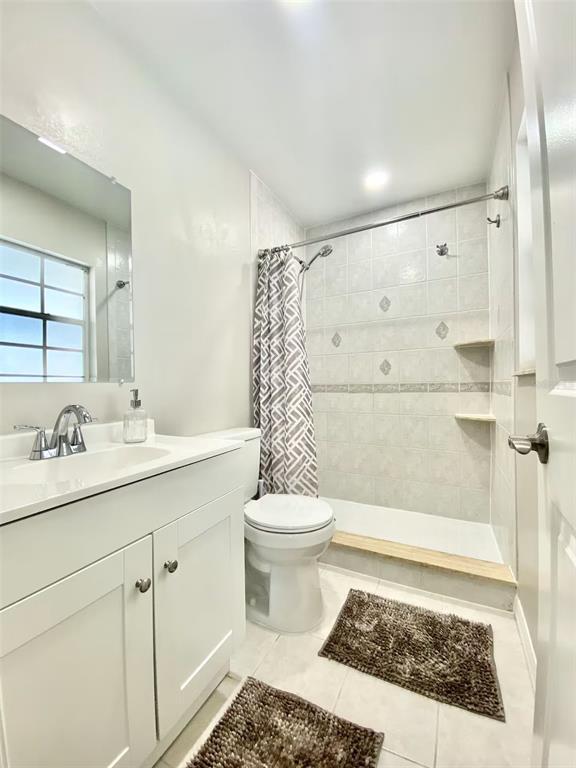 Building Photo - 8024 Candlewoode Dr