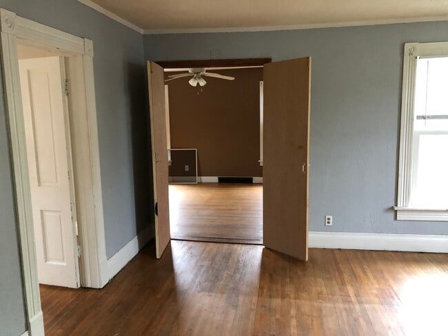 Building Photo - Mystery