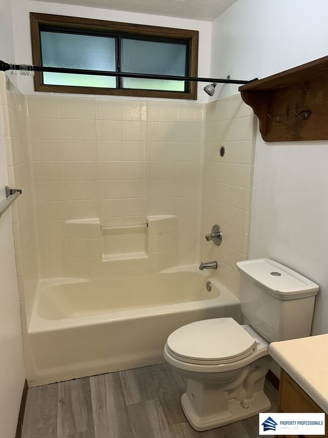 Building Photo - Island Living in Volcano – Move-In Ready