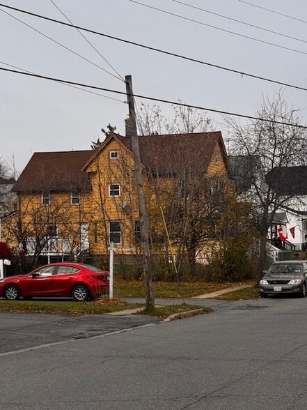 Building Photo - 11 Pulver Ave