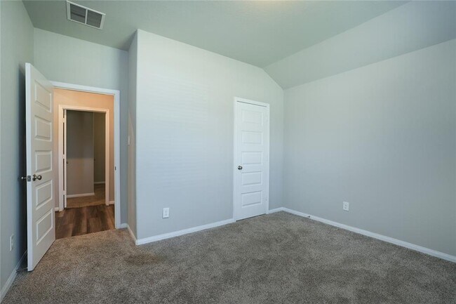 Building Photo - 2127 Cherryvale Dr