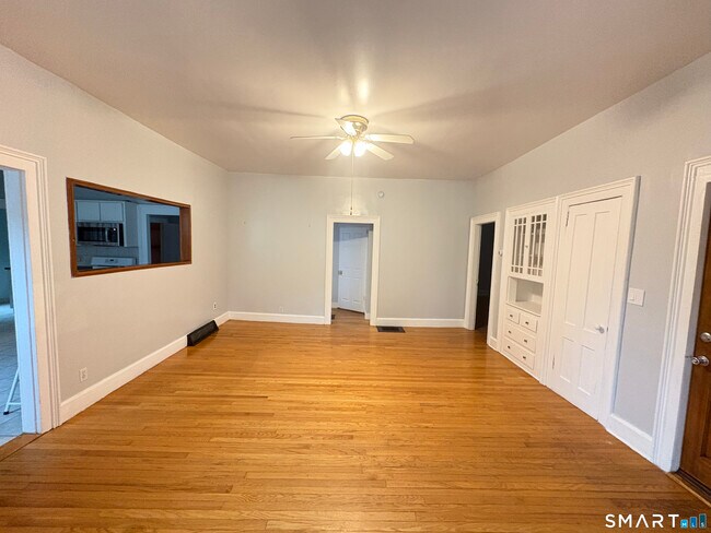 Building Photo - 112 Wilcox Ave