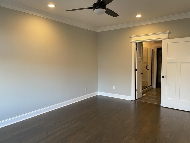 Building Photo - 1639 Helmsdale Dr