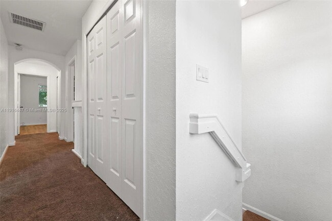 Building Photo - Southeast 26th Court, Homestead, FL 33035 - 4 BR 3 BA villa