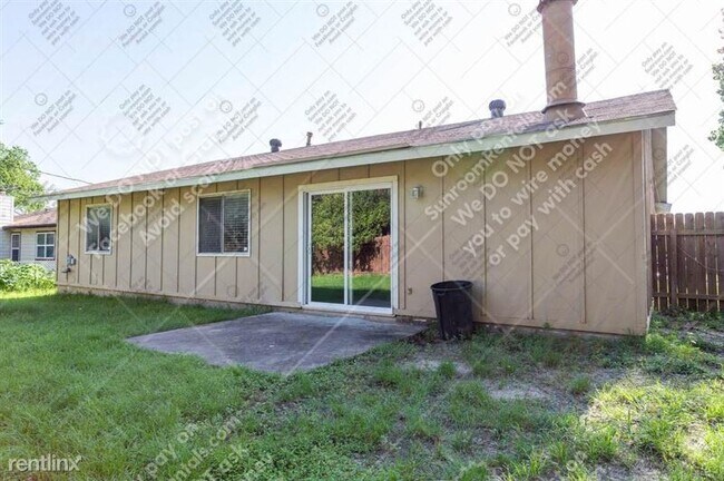 Building Photo - 2204 Silver Spur Dr