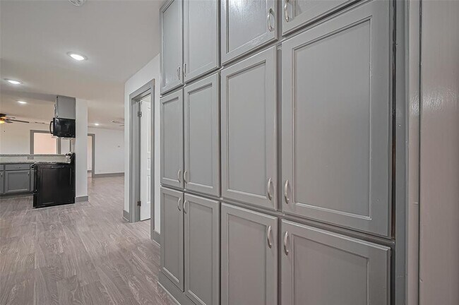 Building Photo - 22334 FM 762 Rd