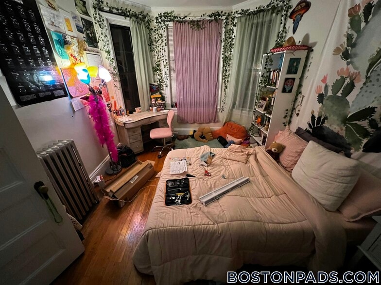 Building Photo - 48 Babcock St