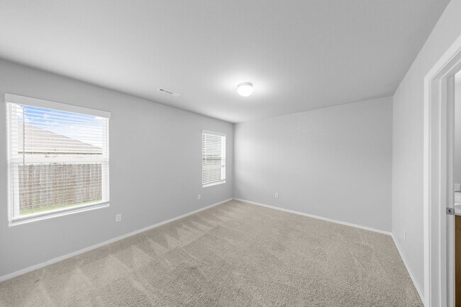 Building Photo - 1650 King Rd