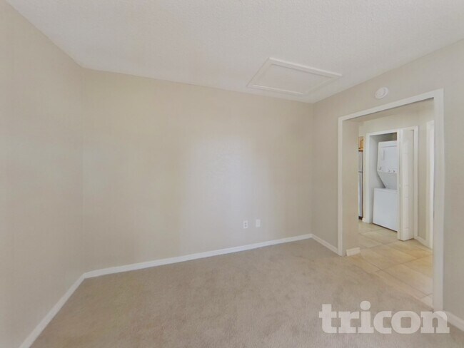 Building Photo - 10811 La Vista Loop