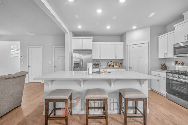 Building Photo - 8943 SW Vermillion Dr