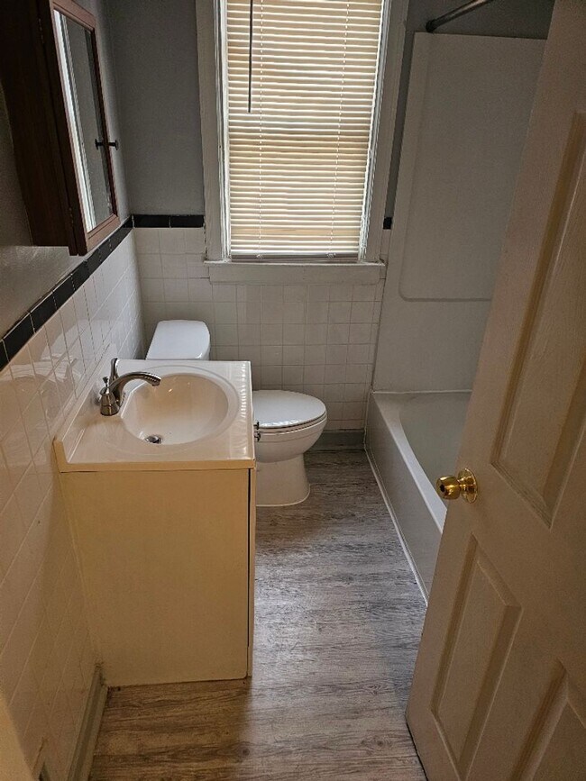 Building Photo - 16505 Stansbury-3 BED AND 1 BATH FOR RENT(w/ bonus room)