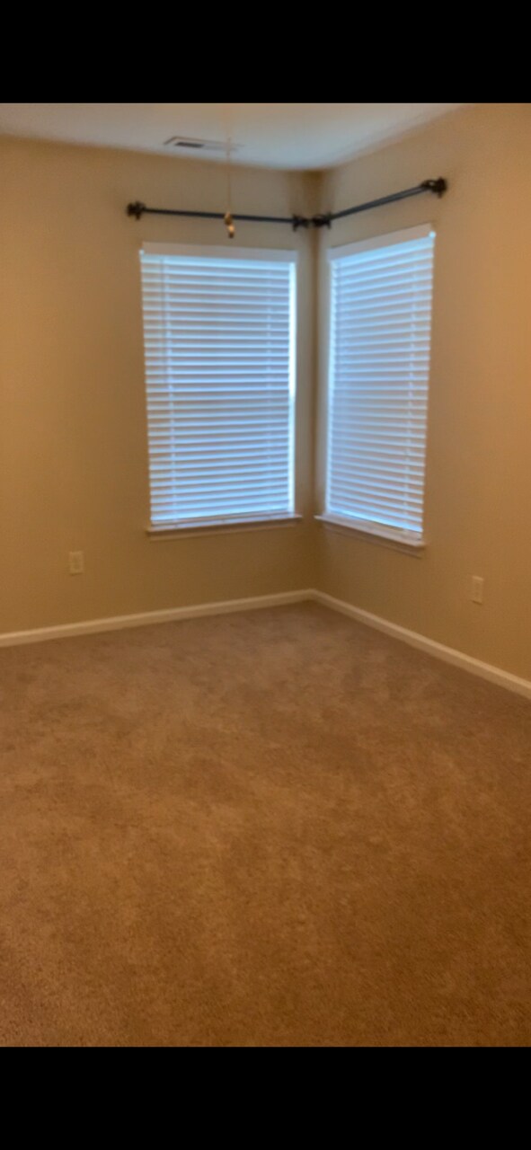 Bedroom 3 (empty) - 2436 Apiary Ct