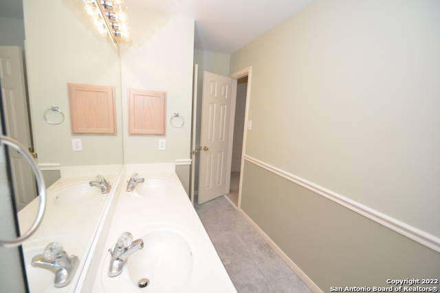 Building Photo - 119 BAYTHORNE-