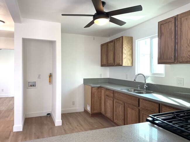 Building Photo - 473